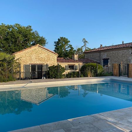 Coulonges Savignac-sur-Leyze Exterior foto