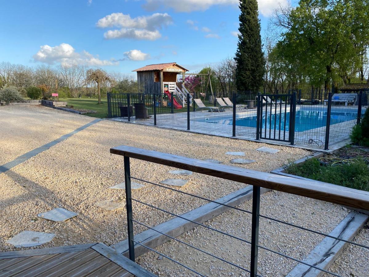 Coulonges Savignac-sur-Leyze Exterior foto